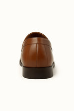 Load image into Gallery viewer, Men Brown Casual Loafers
