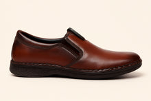 Load image into Gallery viewer, Men Brown Casual Loafers
